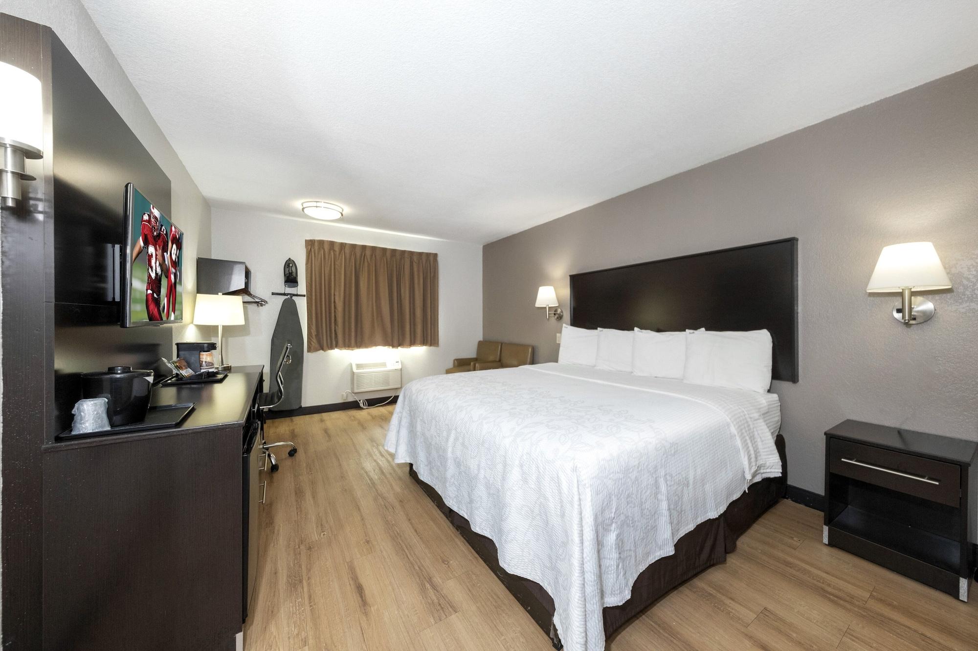Red Roof Inn Plus+ Huntsville Exterior foto
