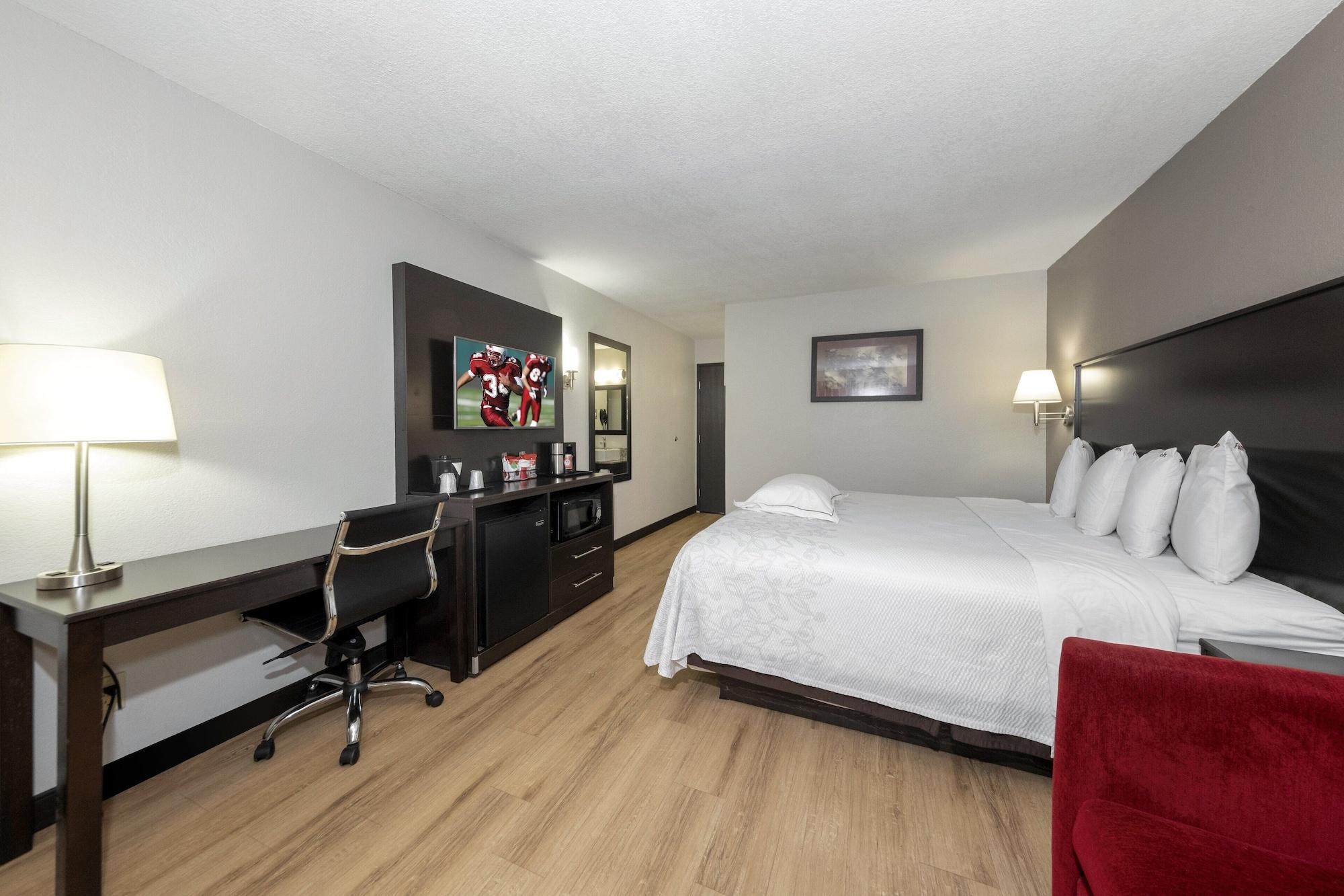 Red Roof Inn Plus+ Huntsville Exterior foto